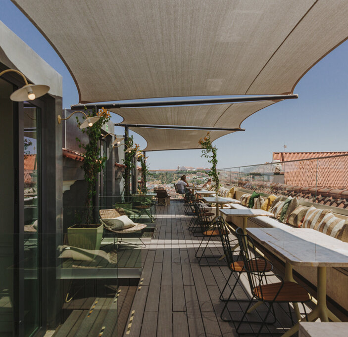 lumi rooftop bar & restaurant