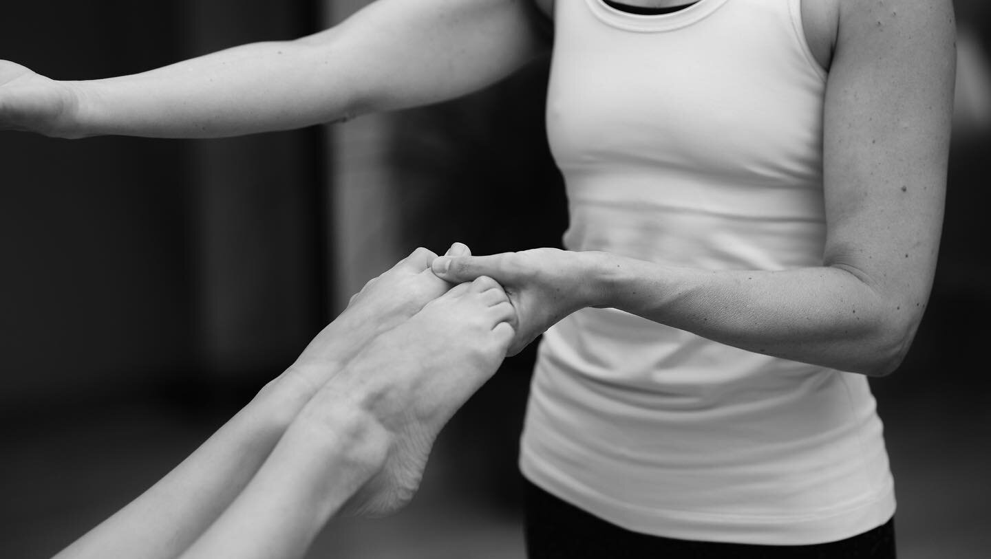 Hands-on or nothing.

#pilates #pilatesteacher #classicalpilates #photooftheday #pilatesphotography #pilatesinstructor #pilateslovers #pilatesworkout #pilatescommunity #pilatesbody #pilateslife #pilatesstudio #pilatesfit #move #woman #movement #body 