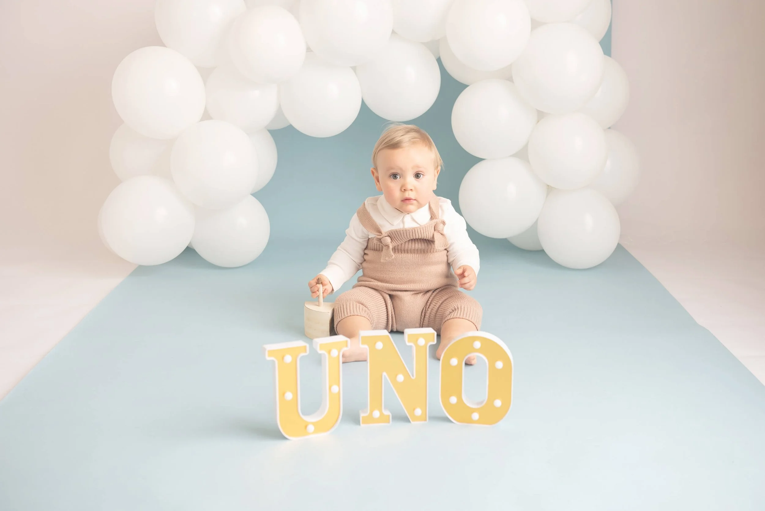 bebé de un año en su sesión de fotos de primer cumpleaños