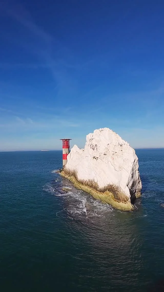 The Needles Lighthouse looking epic today 📍
Iconic Isle of Wight landmark, captured with some FPV flying on a stunning day.
#TheNeedles #IsleOfWight #FPVDrone #dronefootage
