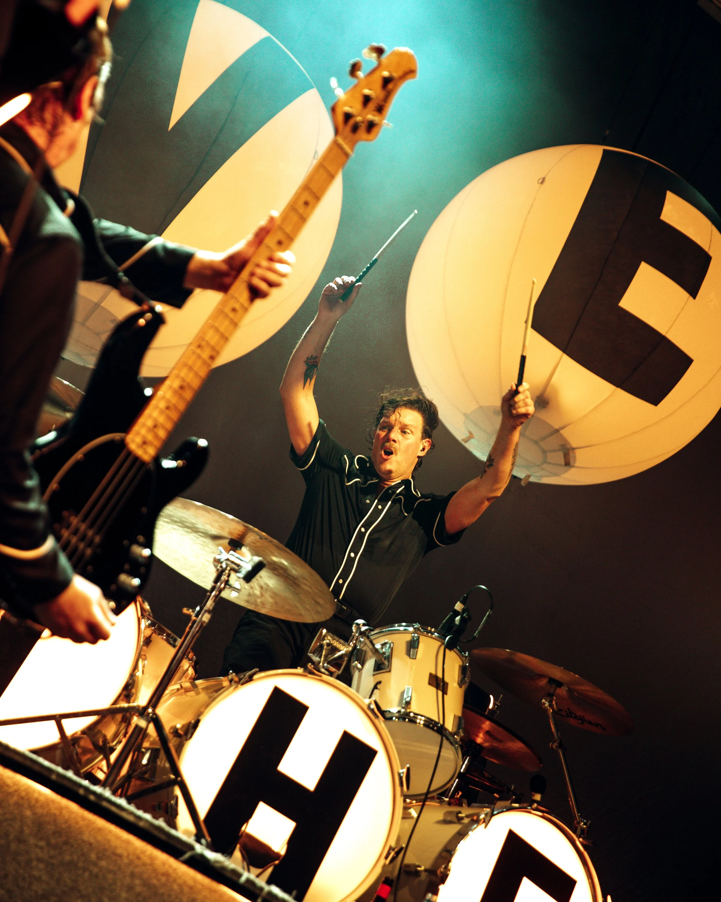 @ikerrkreative-THEHIVES-3.jpg