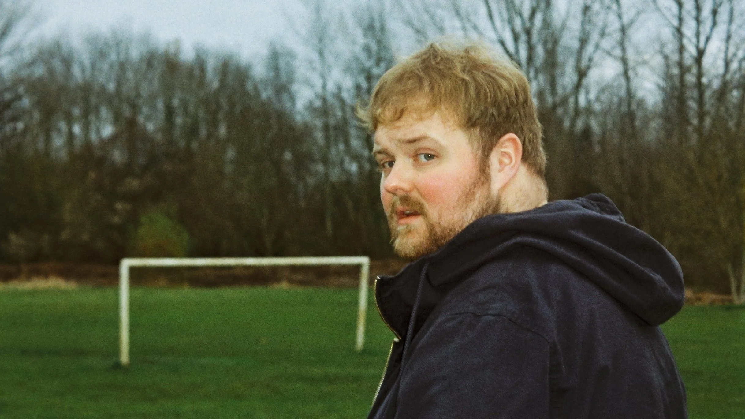 ERNIE shares fuzzy debut ‘Pink Headaches’ — THE INDIE SCENE