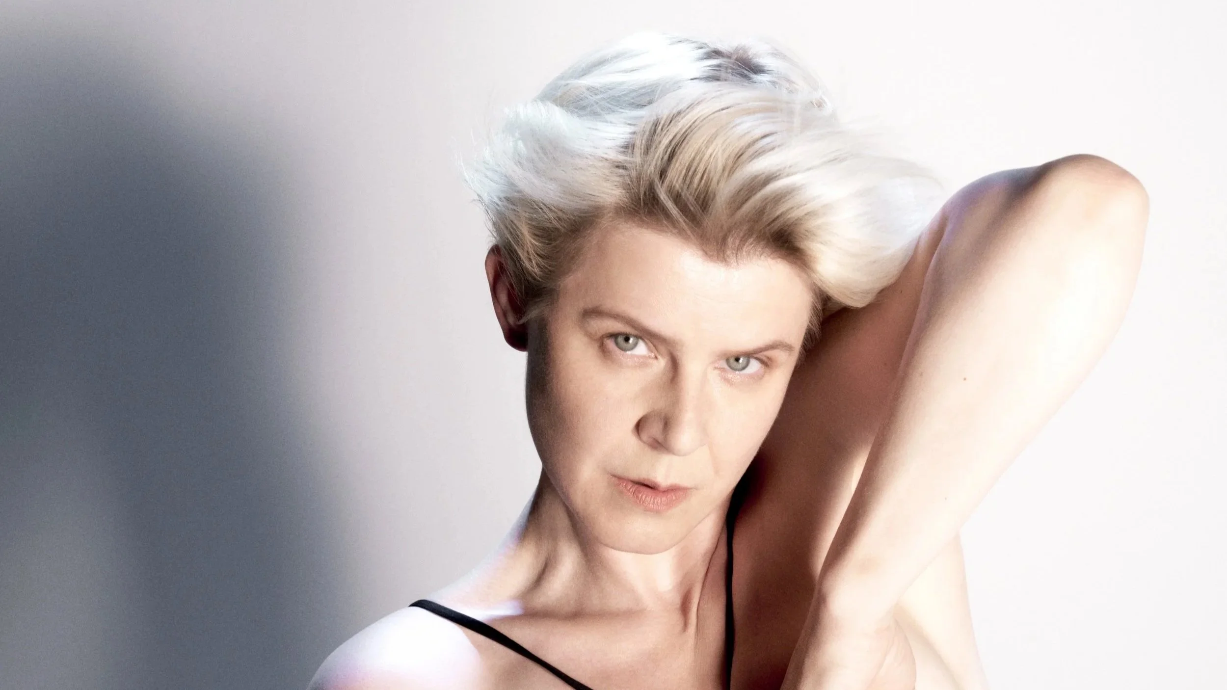 Robyn announces the Sexistential tour