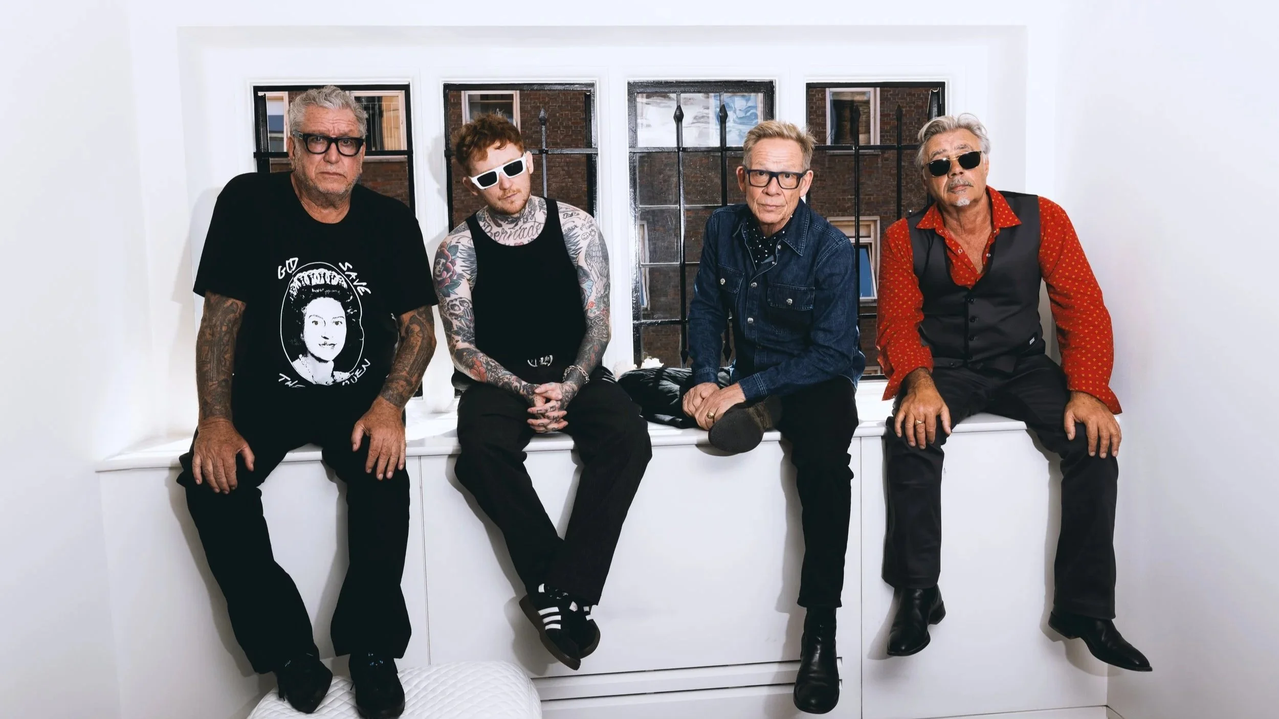 Punk at 50: Sex Pistols reunite with Frank Carter for summer tour