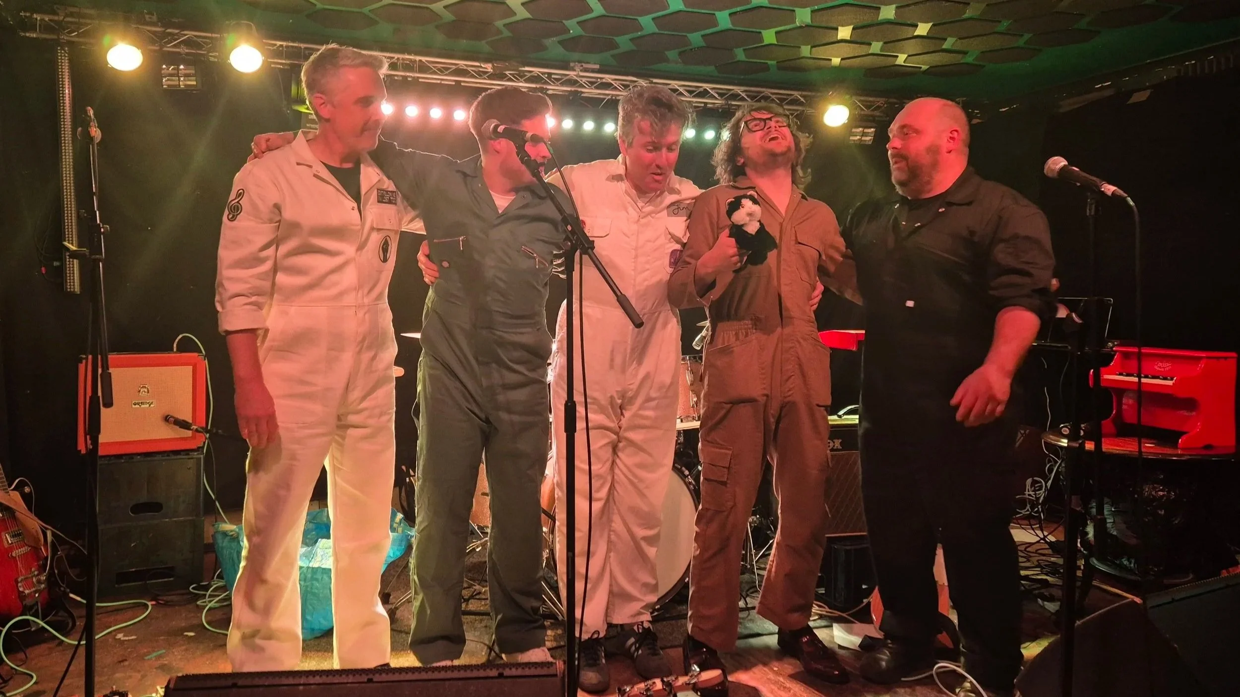 Finishing a Dream: Teenage Waitress live in Southampton