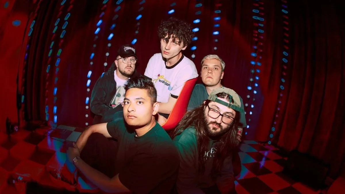 Hot Mulligan drop new single ‘I Don’t Think It’s the Right Time for Emojis’