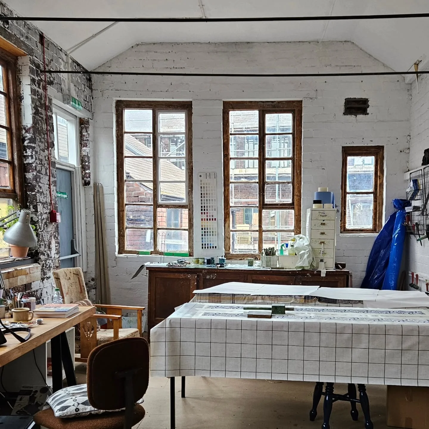 Well 'pause' would be an understatement since my last post but here I am in my new studio space at the wonderful @portlandworks.  Very happy to be printing again and just look at that ceiling space for drying! 
#blockprintedtextiles #printmakingstudi