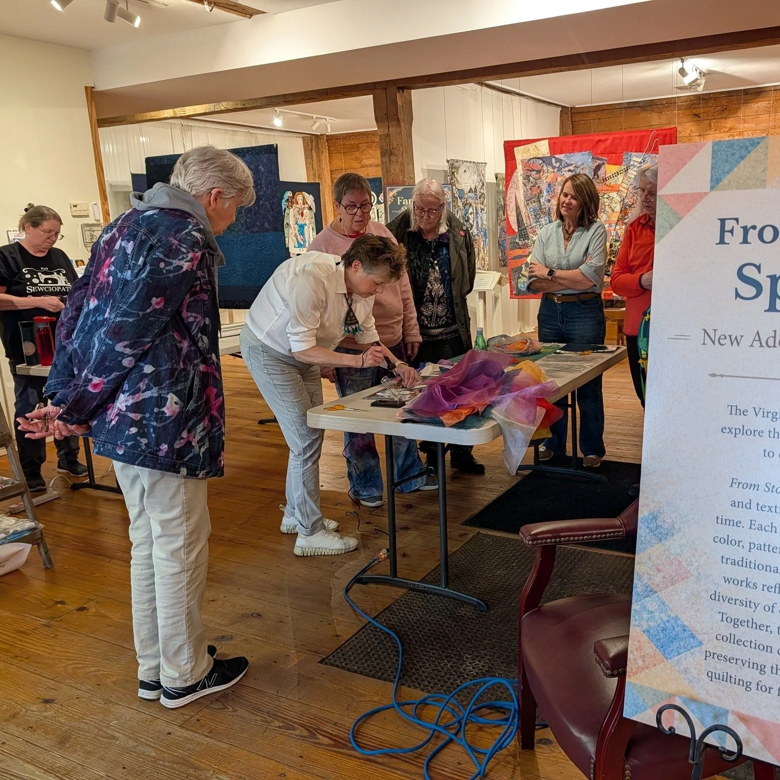 A week of art Part 3: Friday Afternoon
At the Virginia Quilt Museum to see demos by Kathy Nida @knida &amp; Lena Meszaros and one more peek at Vanishing by  Holly Cole fiber artist.
Closing reception was on Saturday.

Facebook wasn't letting this upl