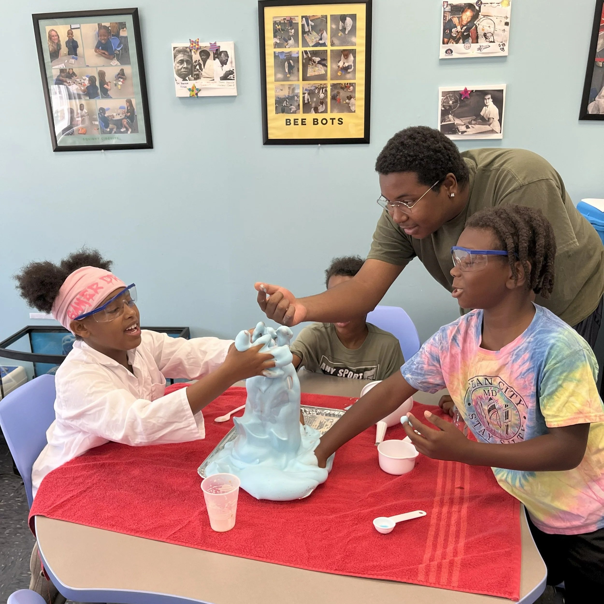 Volunteers Needed at the Stanton Center This Summer!