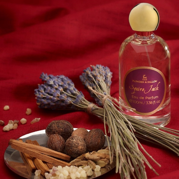 Squire jack Eau de Parfum contains cardamon as part of the composition.