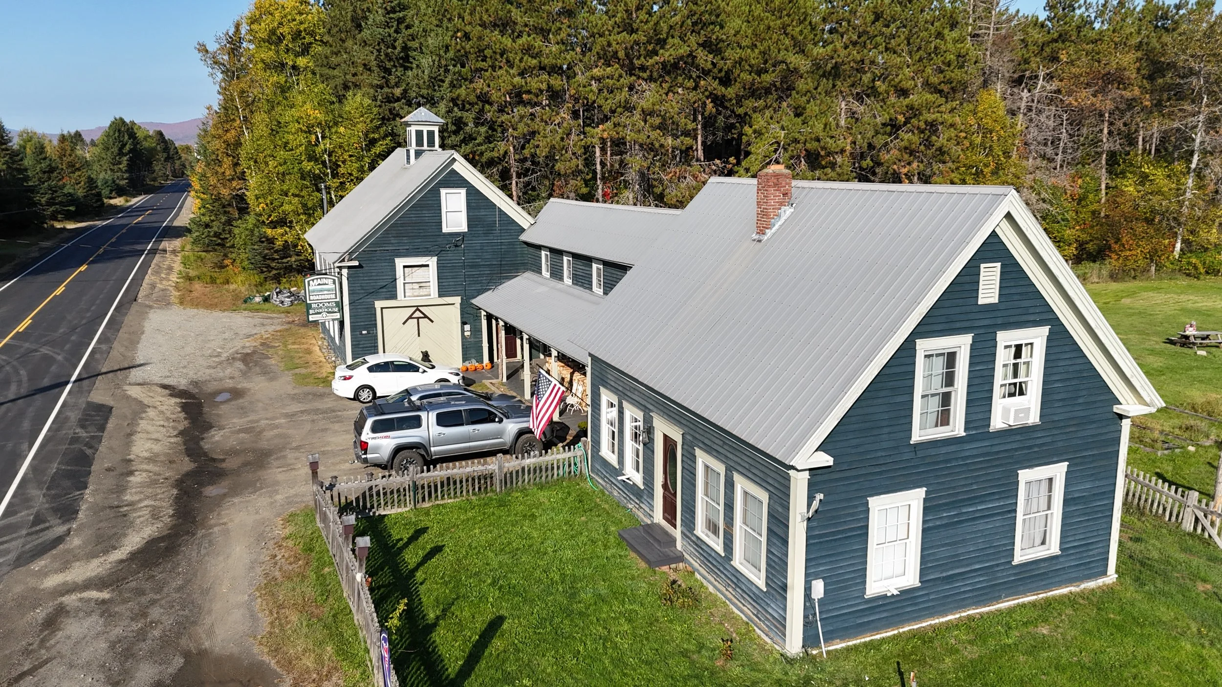 The Maine Roadhouse Hostel and Lodge