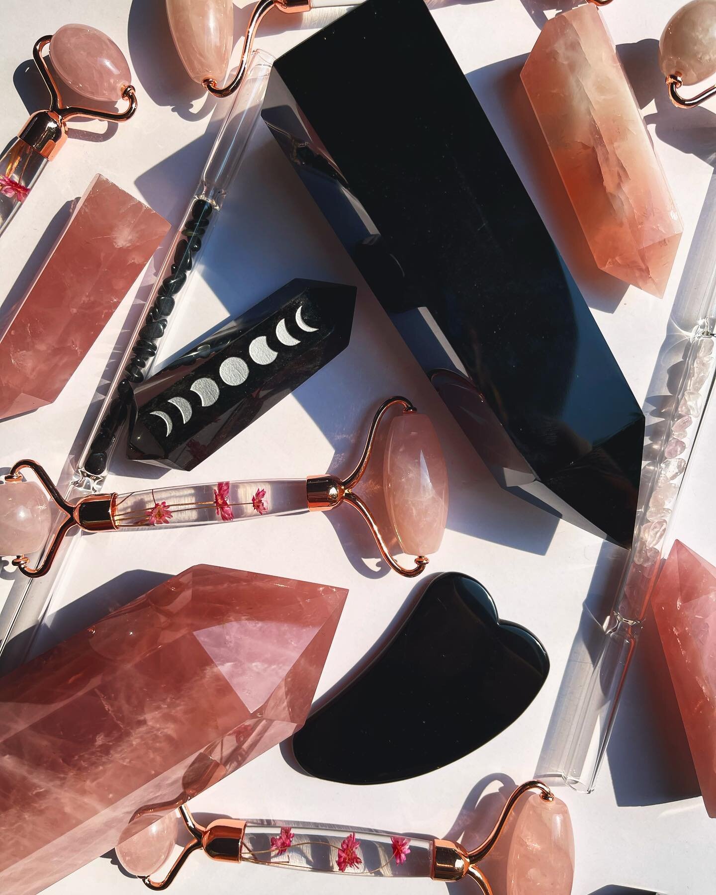 Pop Up 🖤 Number One

▪️

When one of the HOTTEST New Businesses in Northumberland County &amp; a personal FAV Boss Babes of mine, asks you to set up some crystals in their boutique you say 
HELL YES GIRL! 

▪️

Introducing the Curated Crystal Collec