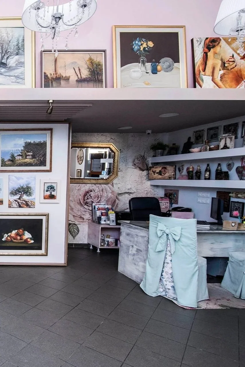 Interior Design_frames and paintings_Gerakas