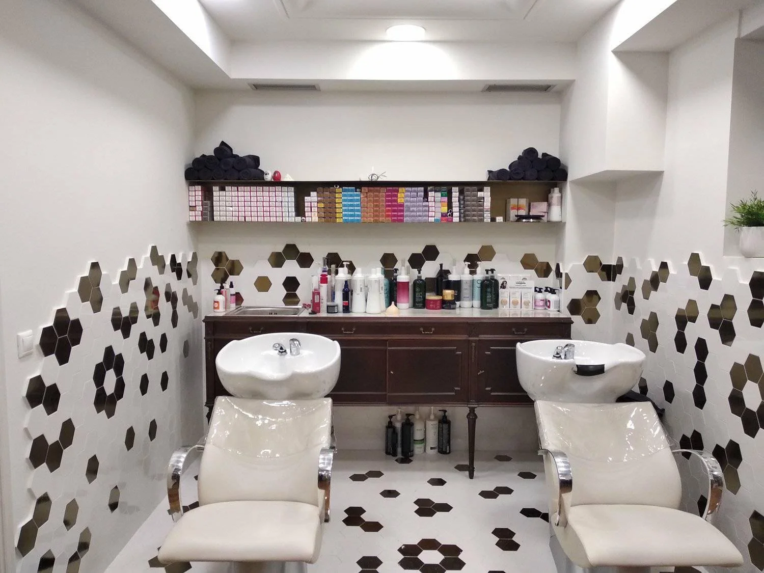 Interior Design_Beauty Salon_Kamatero