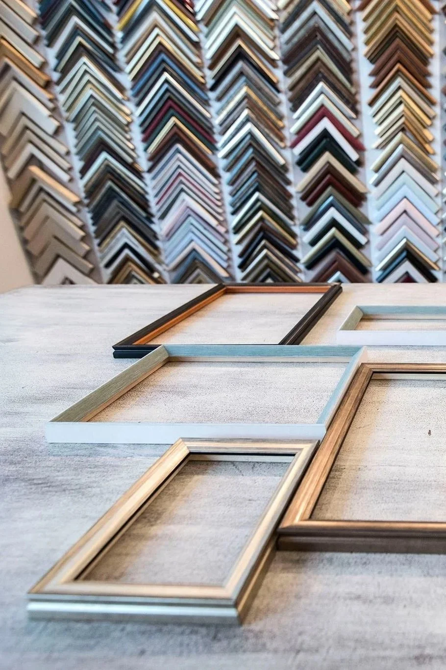 Interior Design_frames and paintings_Gerakas