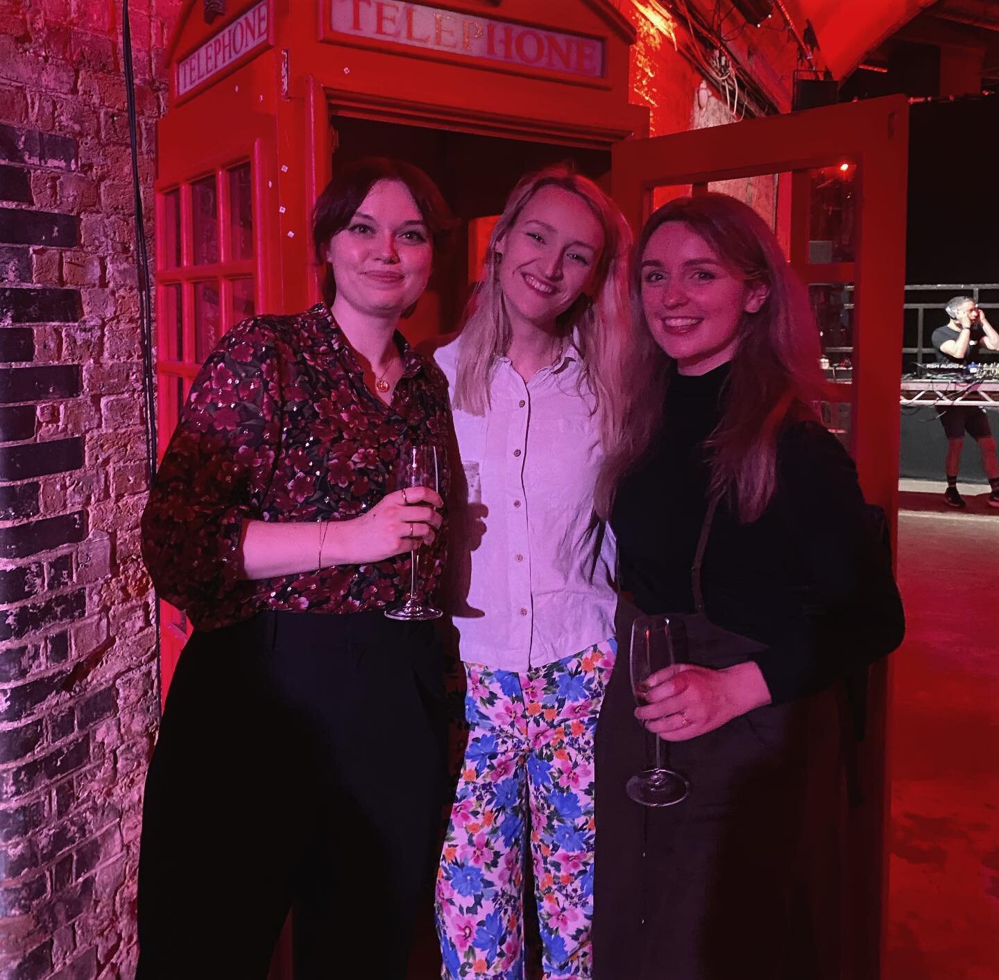 London Film Festival 2023 🎥
Grateful for such awesome mates and hype team 💜🌟
☕️📸

#lff2023 #londonfilmfestival #composer #womeninmusic #hypeteam
