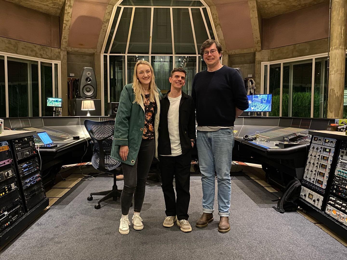 This time last week with @alexparsonscomposer @realworldstudios 🙌🙌 

Such a brilliant session with a wonderful team in an incredible place. Can&rsquo;t wait for this project to be released and Alex&rsquo;s remarkable score to be heard 🌟 in awe!!

