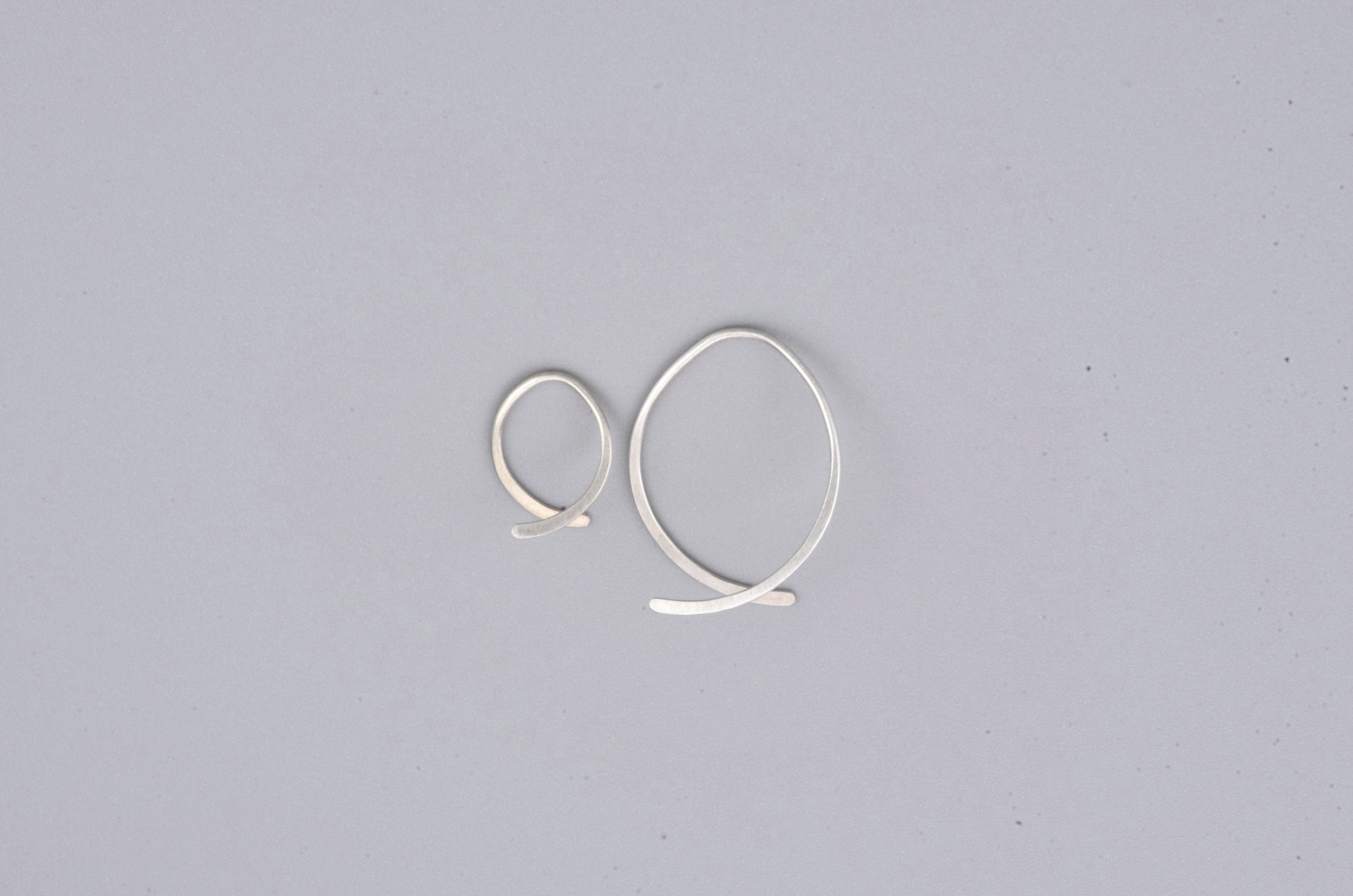 Margaret Howell Comma shaped earring - size Large