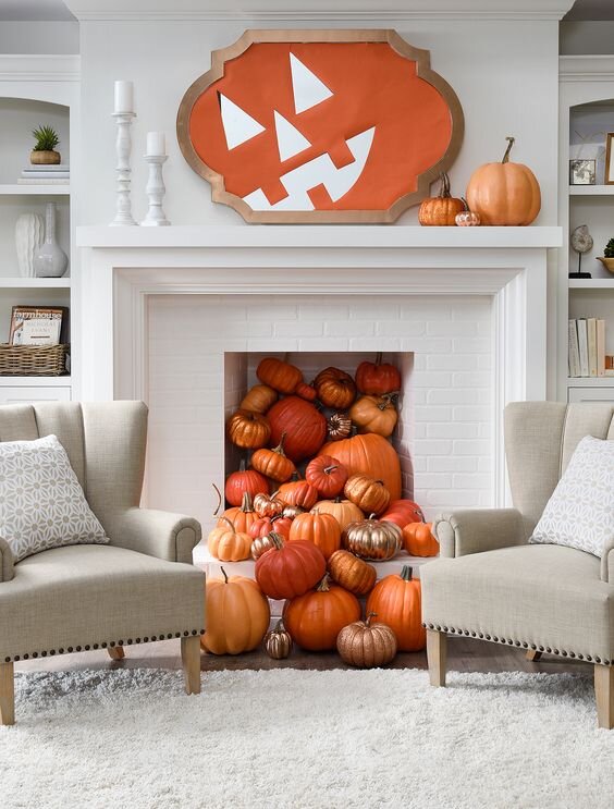 DECORATIVE IDEAS FOR A SPOOKTACULAR HALLOWEEN MANTELPIECE | Space ...