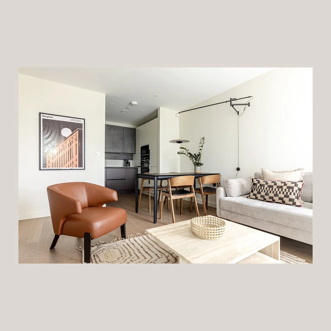 WEST HAMPSTEAD_

We transformed a one-bedroom flat in West Hampstead into a warm, sophisticated space that captures a balance of elegance and personal style. The design focused on bringing in natural textures, like wood and soft fabrics, and a palett