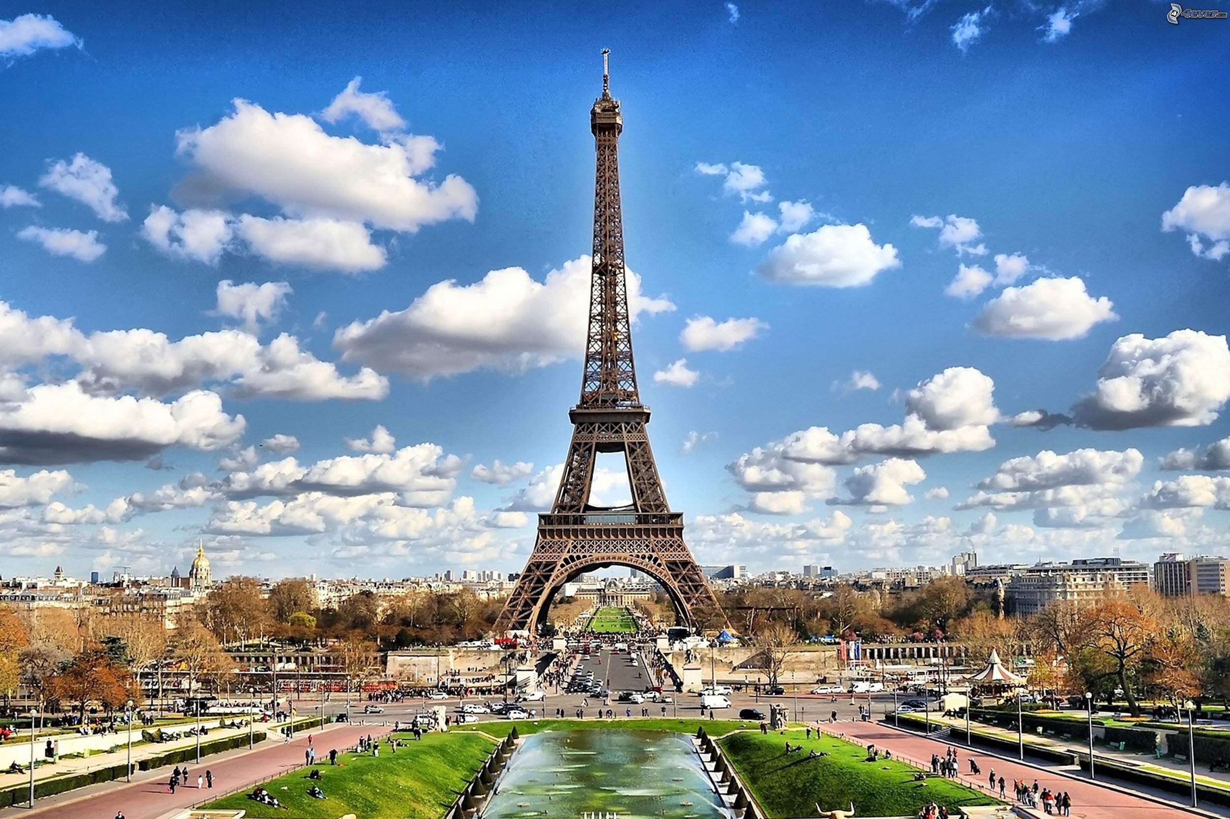 Eiffel Tower: A Symbol of Love and Architecture