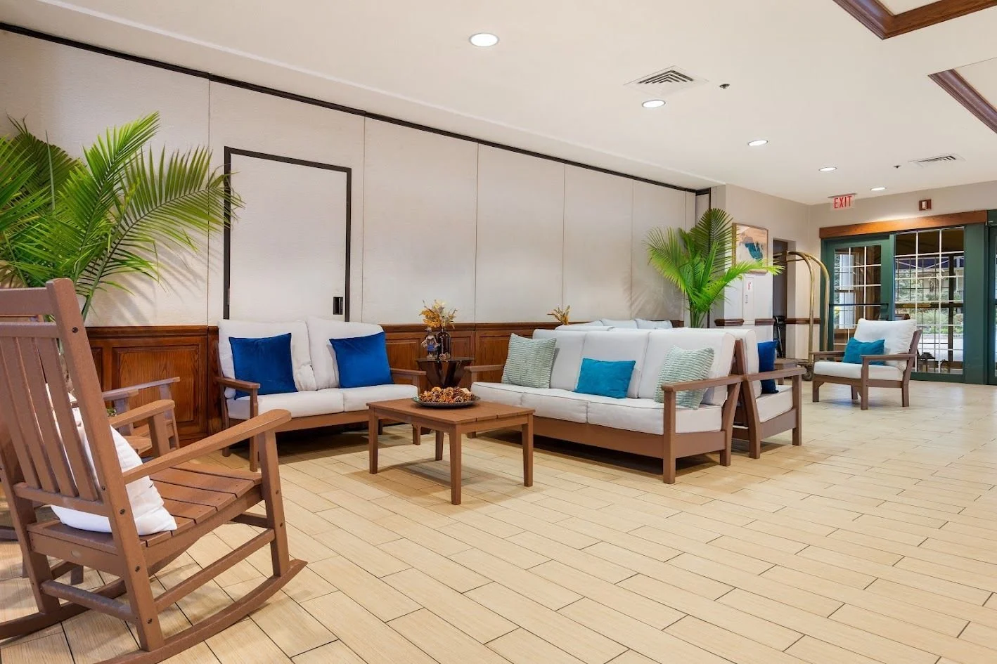 Hotel+Lobby_Lounge+Area-bfc9f335-1920w.jpg