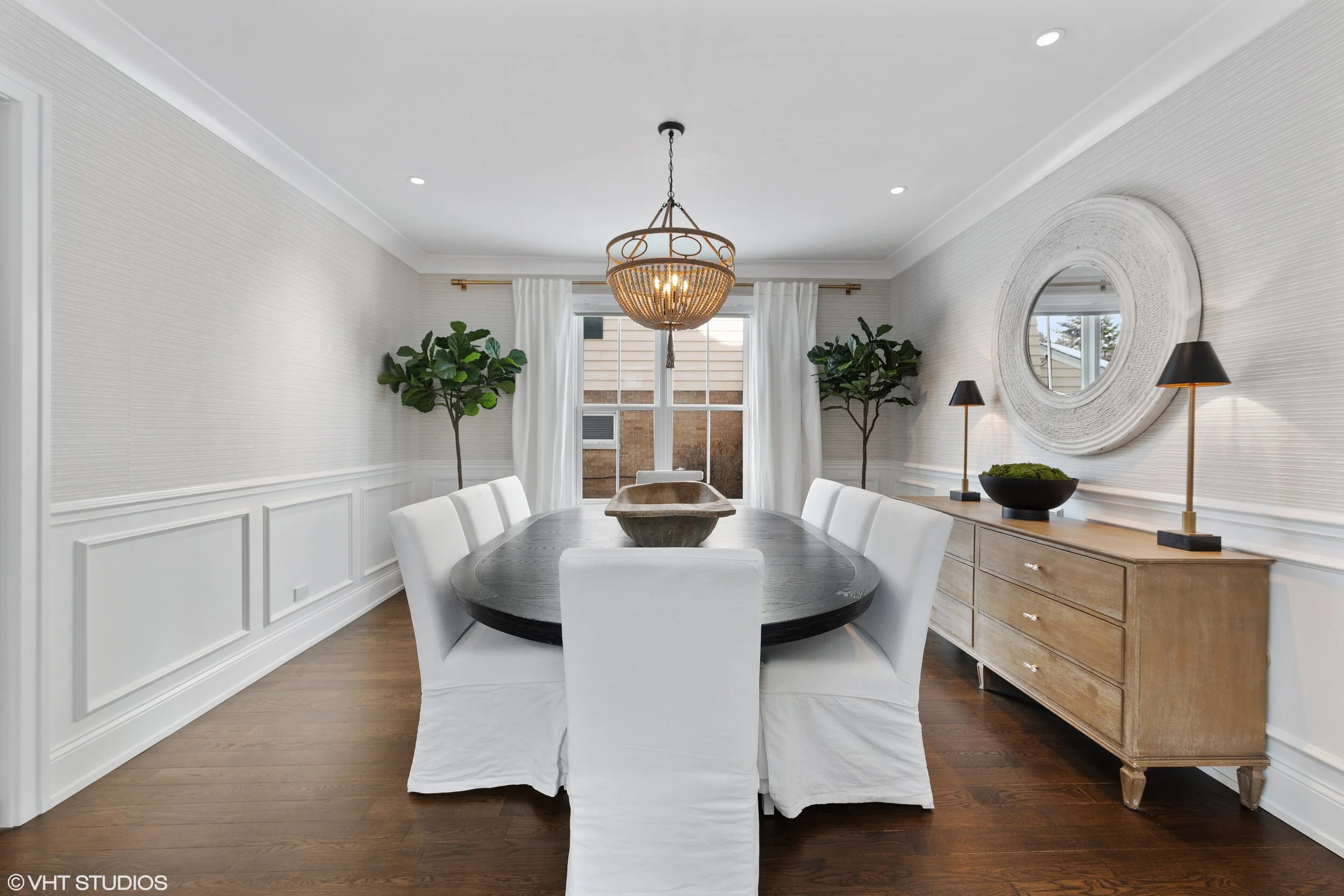 ashteriors.com