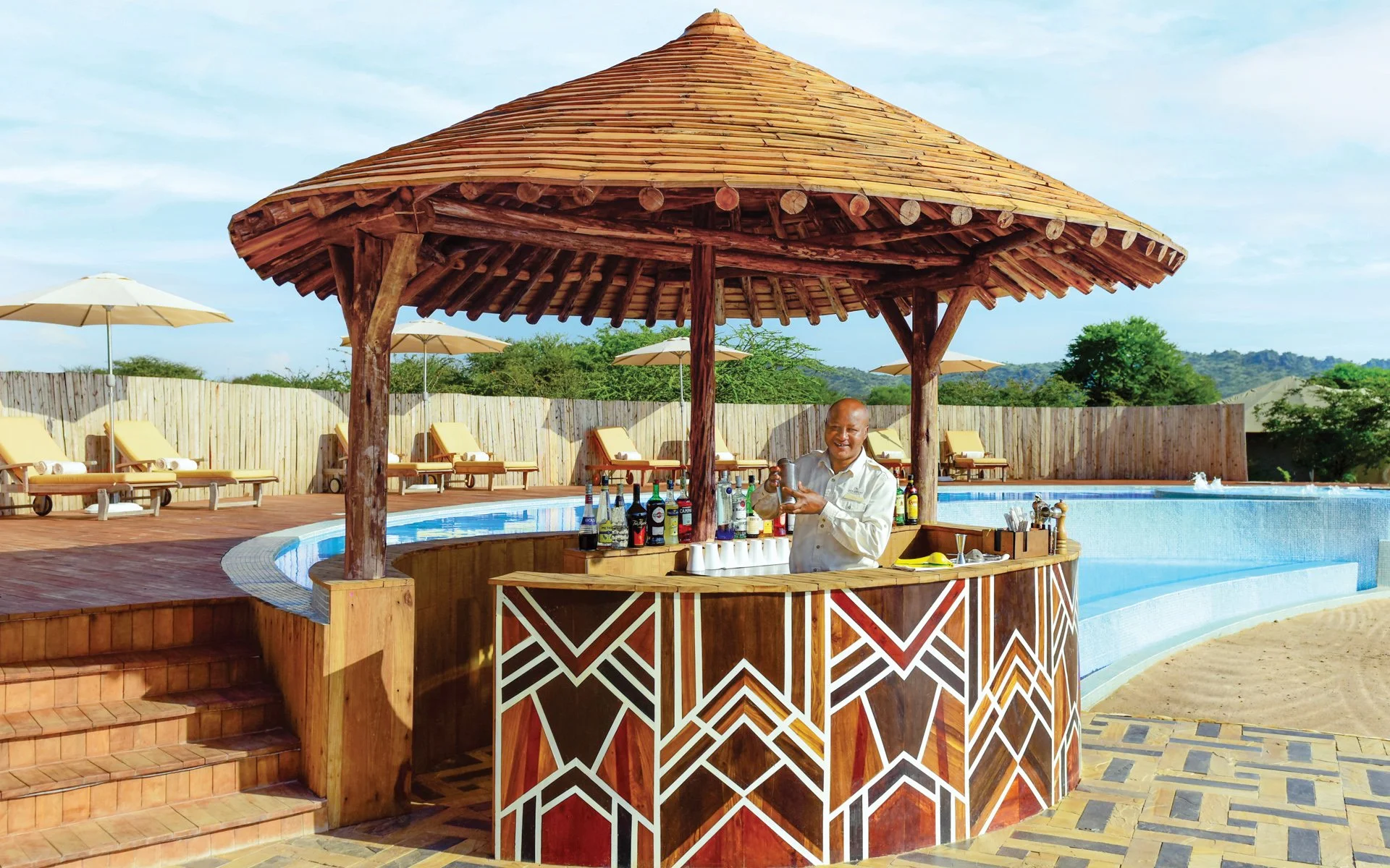 Nyaruswiga-Infinity-Pool-and-Pool-Bar-2.jpg