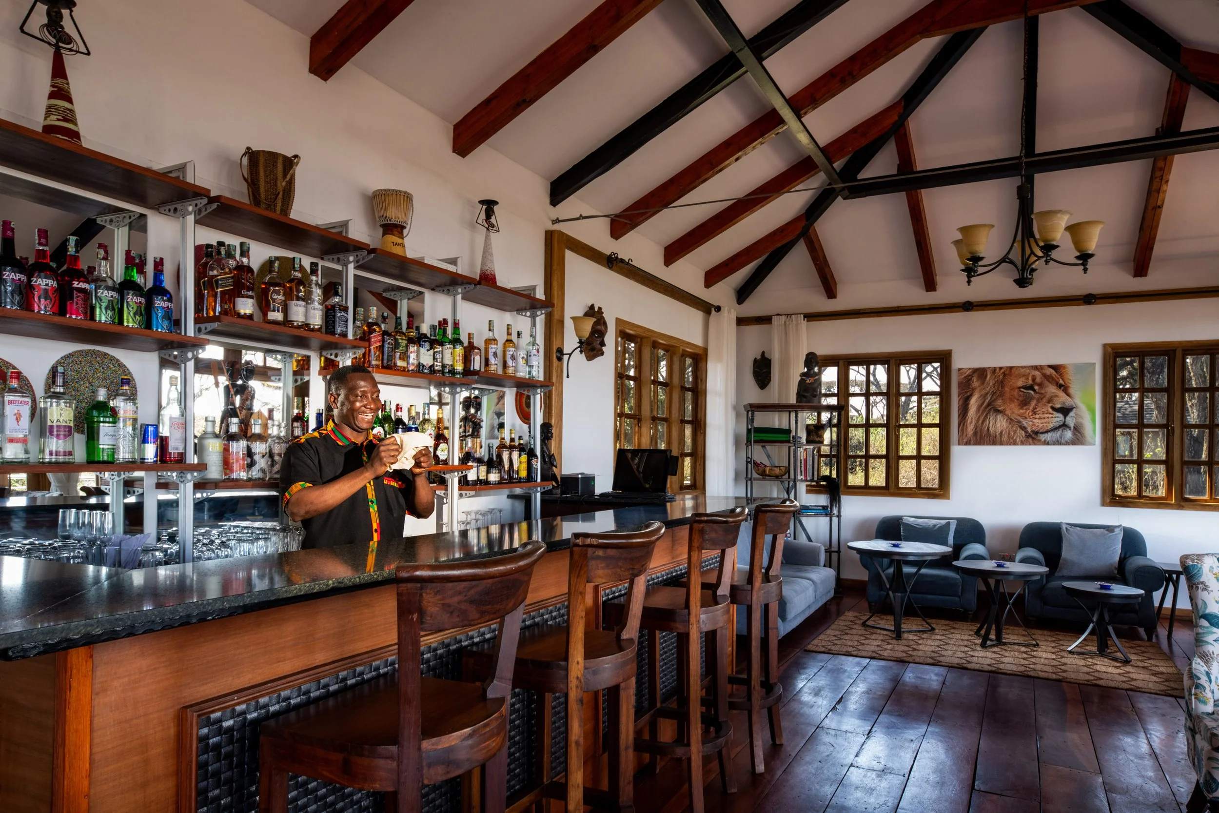 LP_Lounge_Bar_3.jpg