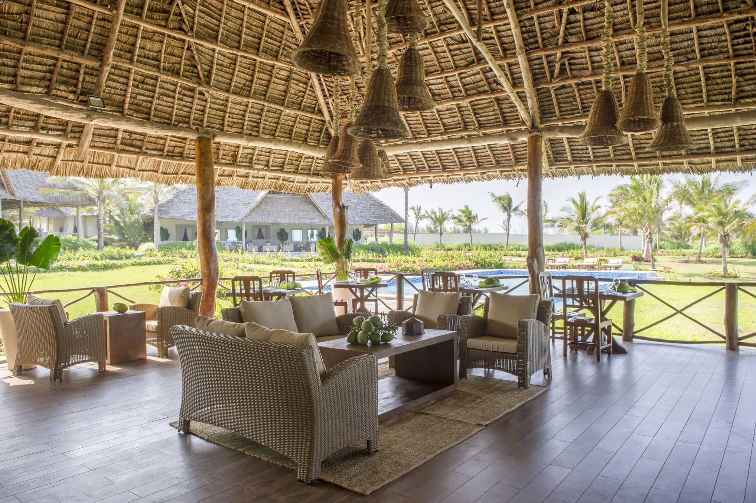 Pool-Bar1.jpg