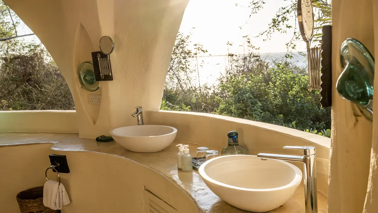 kilindi-zanzibar-galleryelewana-kilindi-zanzibar-pavillion-bathroom-2.webp