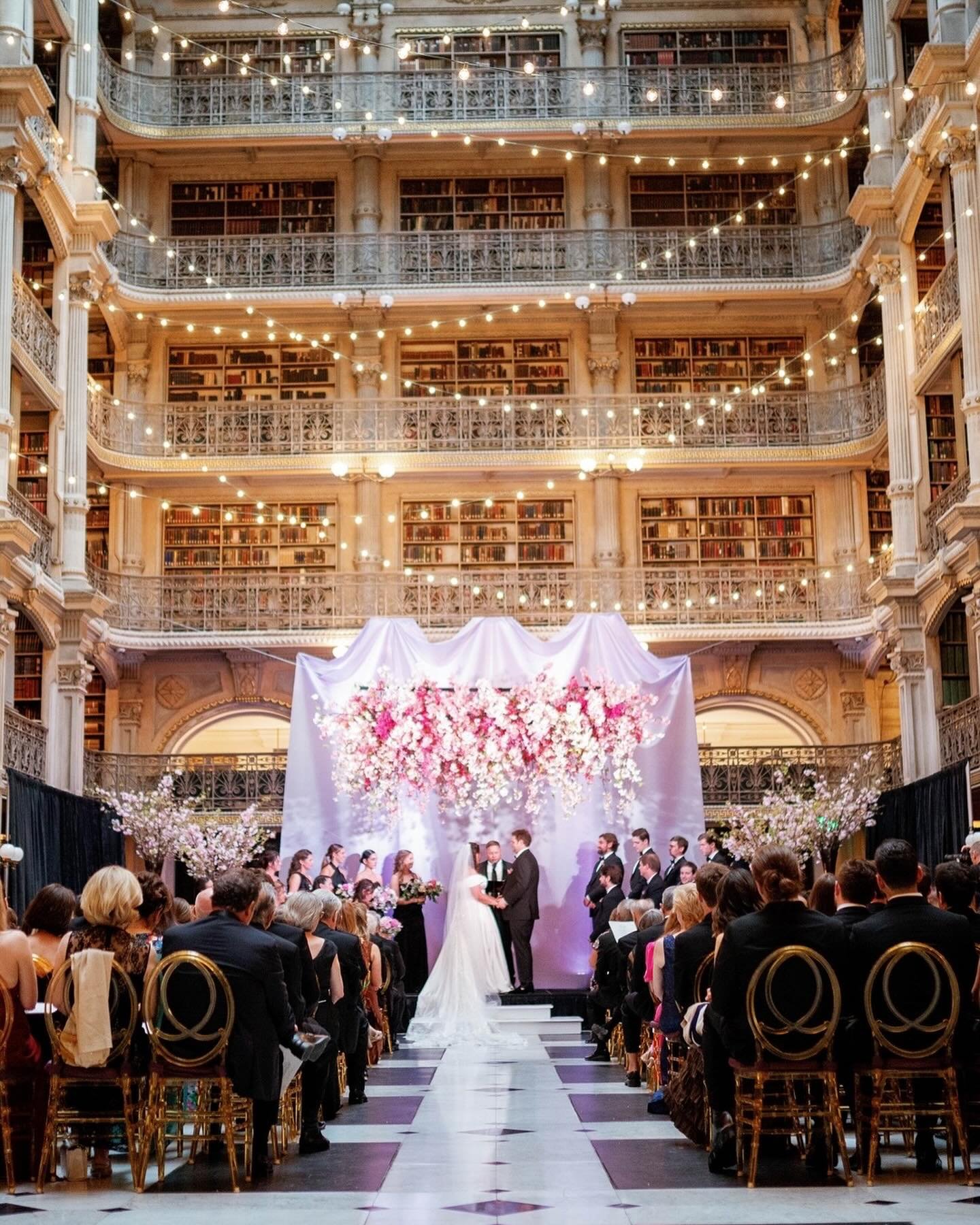 The most beautiful and unique ceremony we ever did see at the gorgeous George Peabody Library!
⠀⠀⠀⠀⠀⠀⠀⠀⠀
Photos: @annaandmateo @smittencontent 
Wedding Photography: @rodneybaileyphotojournalist_
Planning and Design: @nouvelleweddings @lynn_aaron
Flor