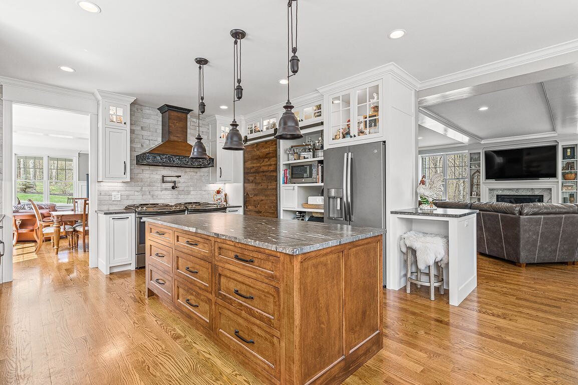 PRICE IMPROVEMENT: 3 Lakeview Path, Hopkinton - $1,874,900

4 beds, 4.5 baths, 6060 sqft, 4 car garage, finished walkout basement, finished walk up attic, Custom 2020 New Construction! 

Open house Sunday 11am-12

#realestate #realtor #bostonrealesta