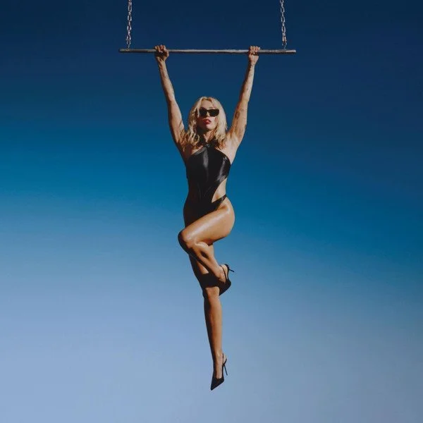 MILEY CYRUS - ENDLESS SUMMER VACATION