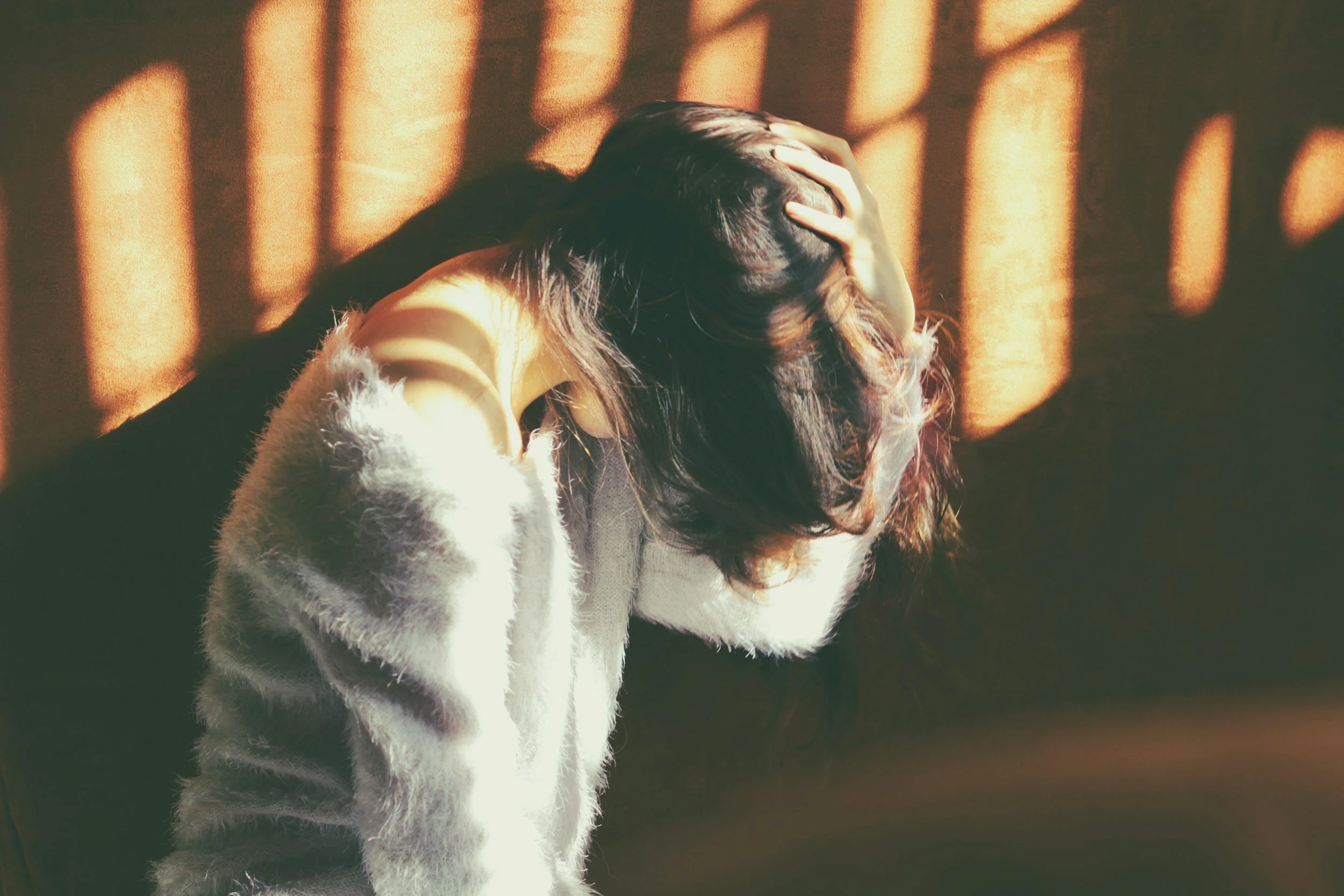 Why Do You Get Headaches Around Your Period? The TCM View on Hormones and Migraines
