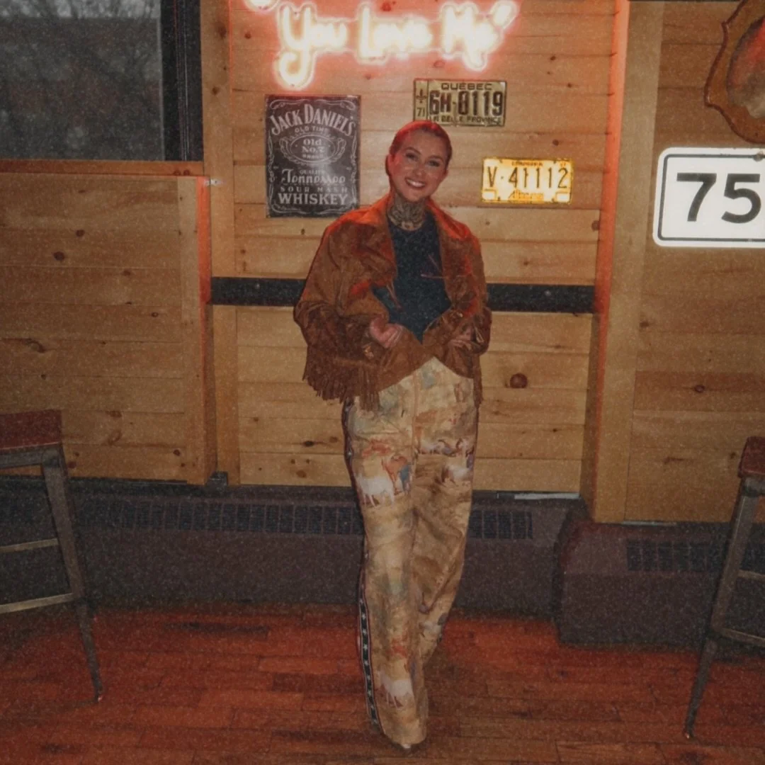 I am the least country person you will ever meet&hellip; and yet &hellip; 

@elevate.women.in.mortgage had me pulling out fits I didn&rsquo;t even know I had 🐴

Beyond grateful for every woman in that room &mdash; so much learned, so much felt 🧡 

