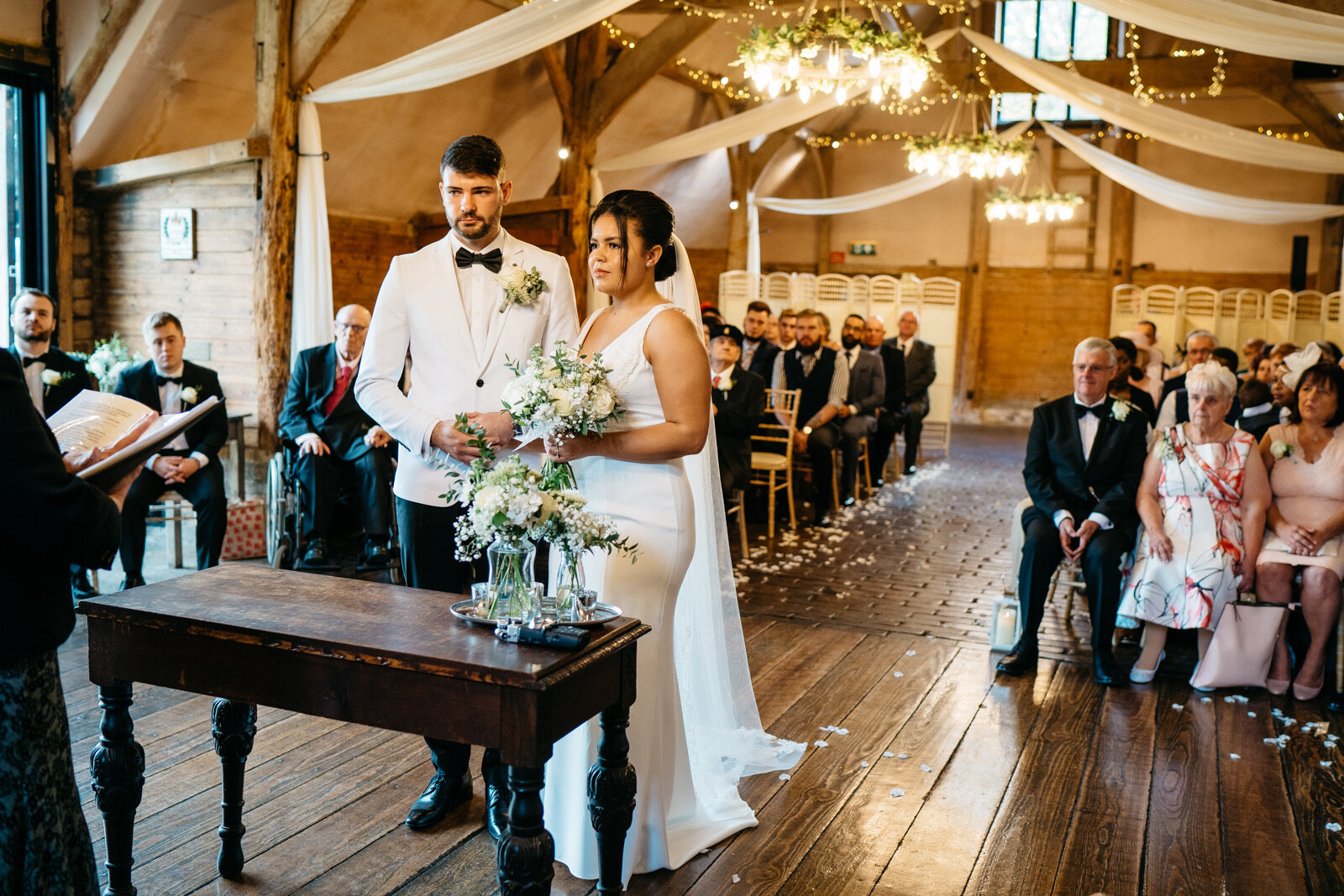 Lains barn wedding photographer c-32.jpg