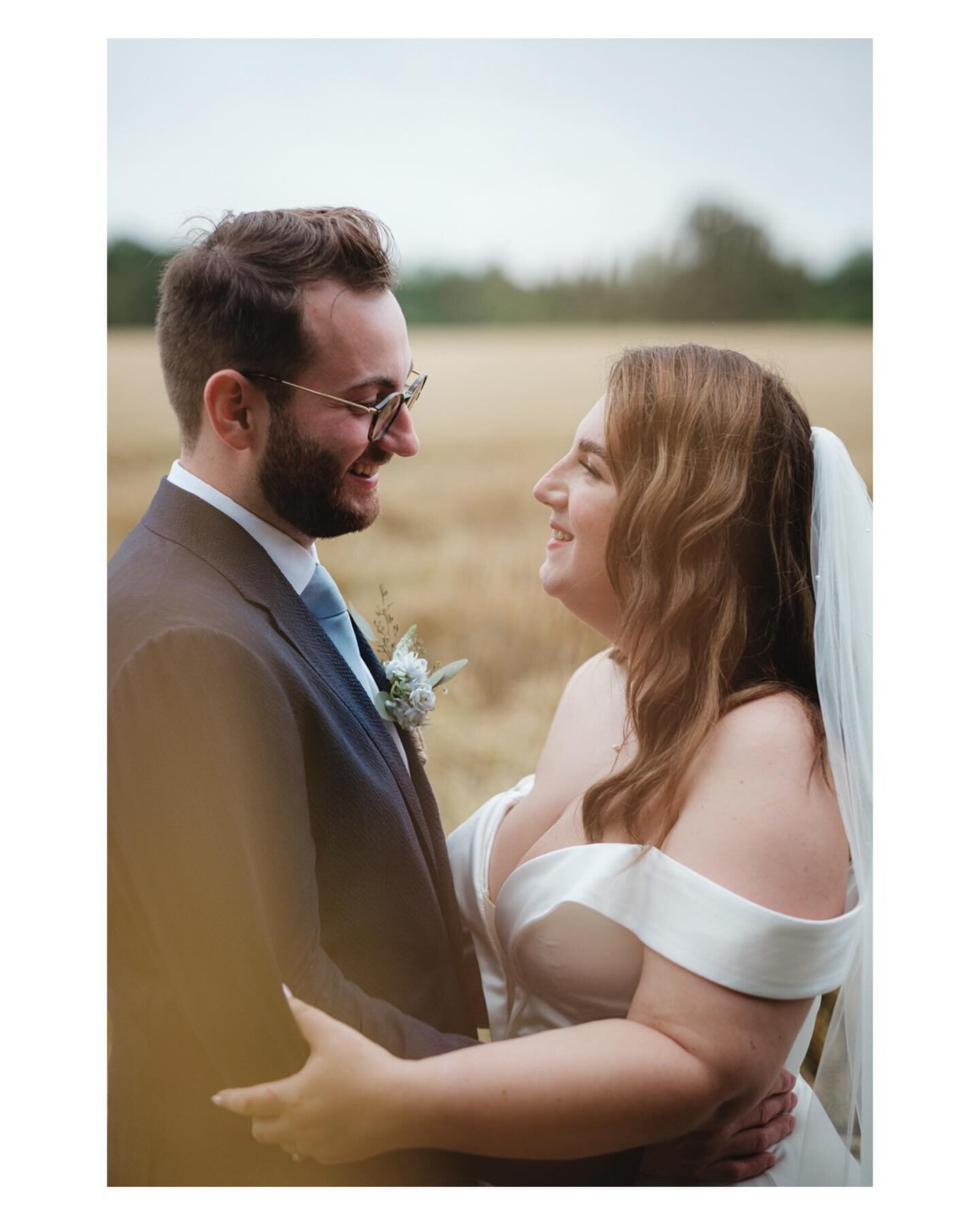 A&amp;N at the fabulous @lainsbarn in Oxfordshire. 

#oxfordshirewedding #oxfordshireweddingvenue #lainsbarnwedding #lainsbarn #oxfordshireweddingphotographer #weddingphotographer #weddingphotography #dalestephensphotography @dalestephensphotography 