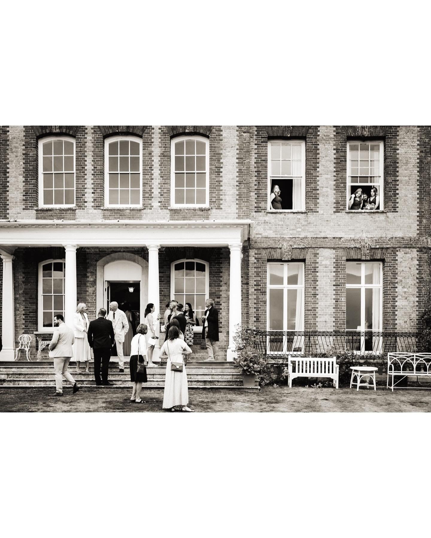 A very #englishwedding at @ardingtonhouseoxford 

#ardingtonhousewedding #ardingtonhouse #oxfordshirewedding #weddingphotography #weddingphotographer #blackandwhite #monochrome #manorhousewedding #documentaryweddingphotography #naturalweddingphotogra