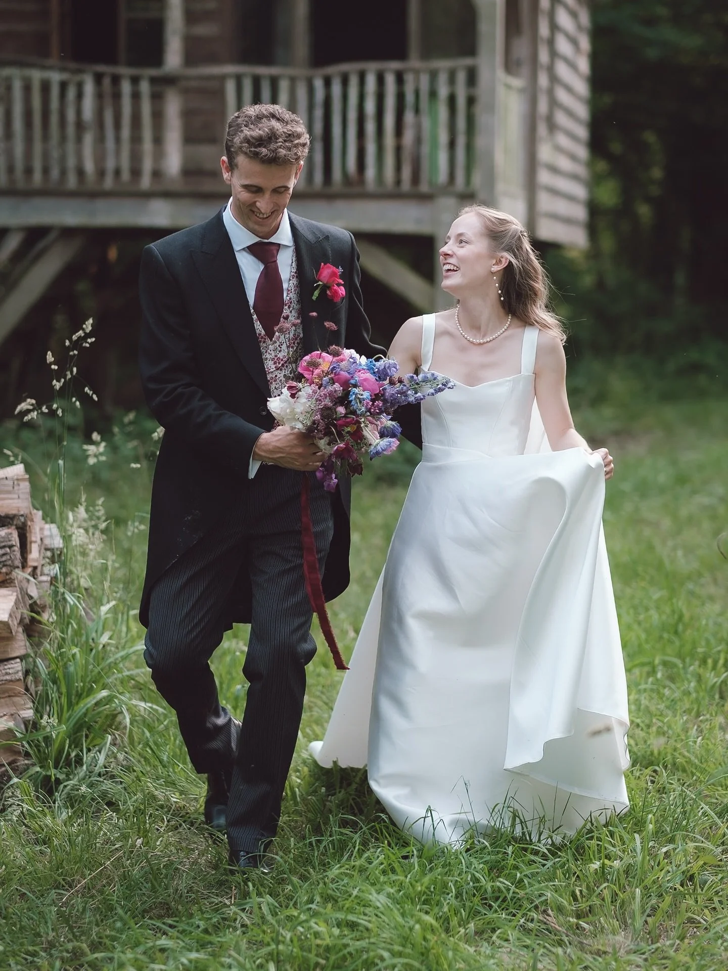 Garden party wedding in Somerset. 
#somersetwedding #weddingphotography #weddingphotographer #weddinginspiration #somersetweddingphotographer #oxfordshireweddingphotographer #woodlandwedding