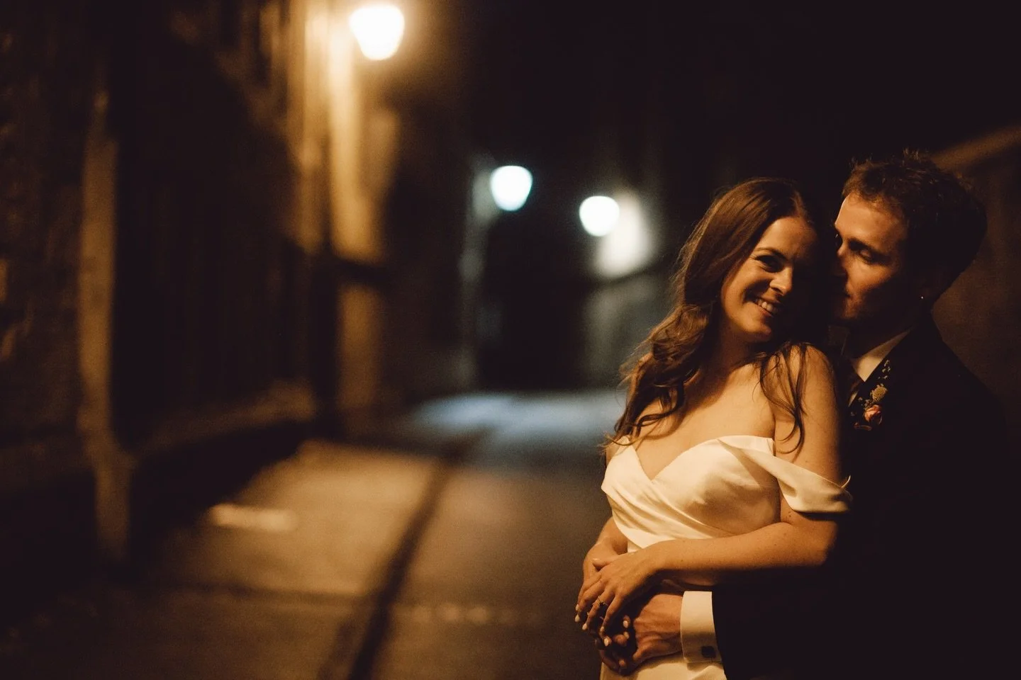 Late night pics in Oxford. 

#oxfordwedding #oxfordshireweddingphotographer #weddingphotography #nighttimeweddingphotography #editorialweddingphotographer