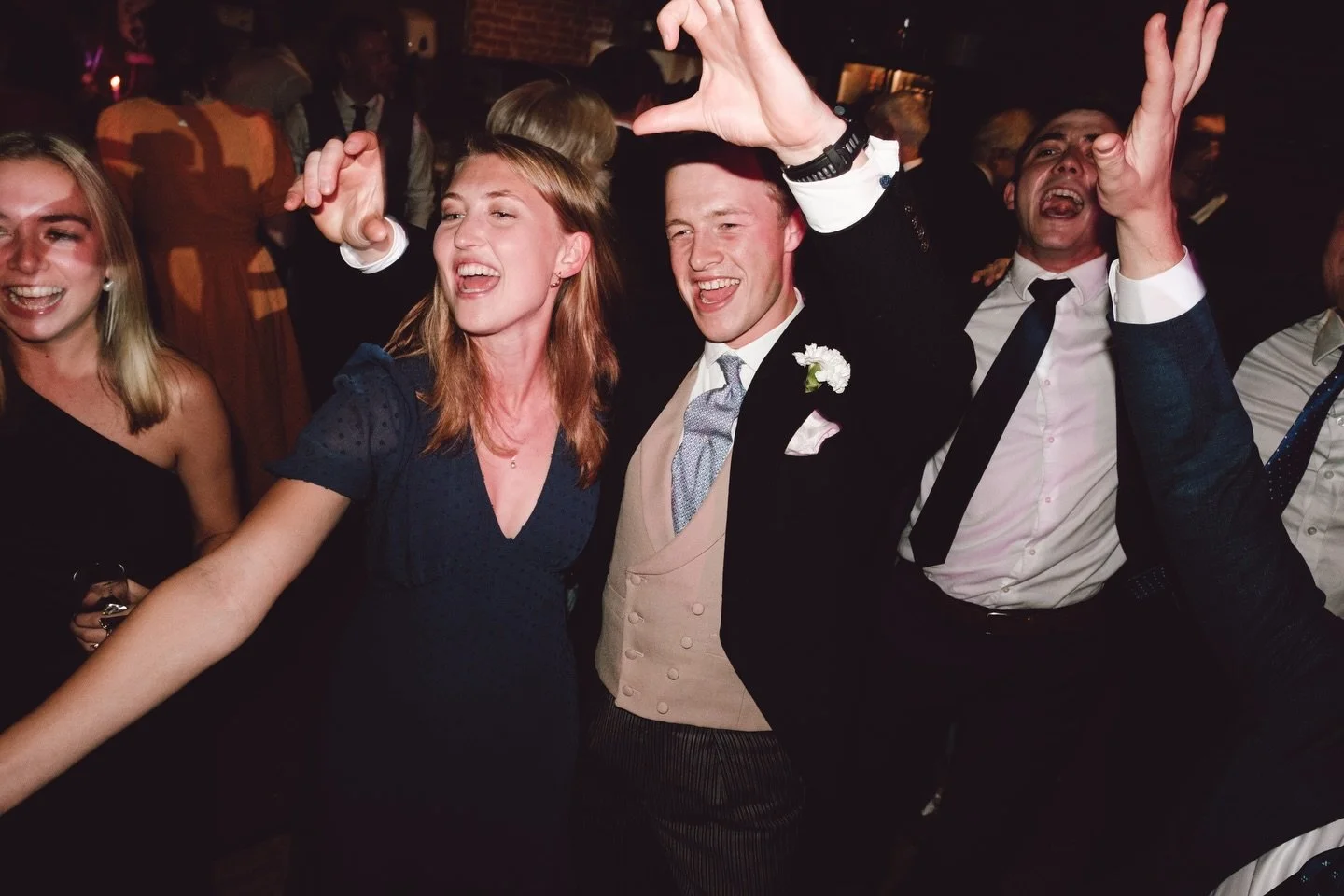 Still busy with holiday time but here is a quick post of a September wedding at the amazing @cherwellboathouse in Oxford. 

#cherwellboathouse #oxfordweddingphotographer #oxfordcollegewedding #oxfordshireweddingphotographer #oxfordweddingvenue