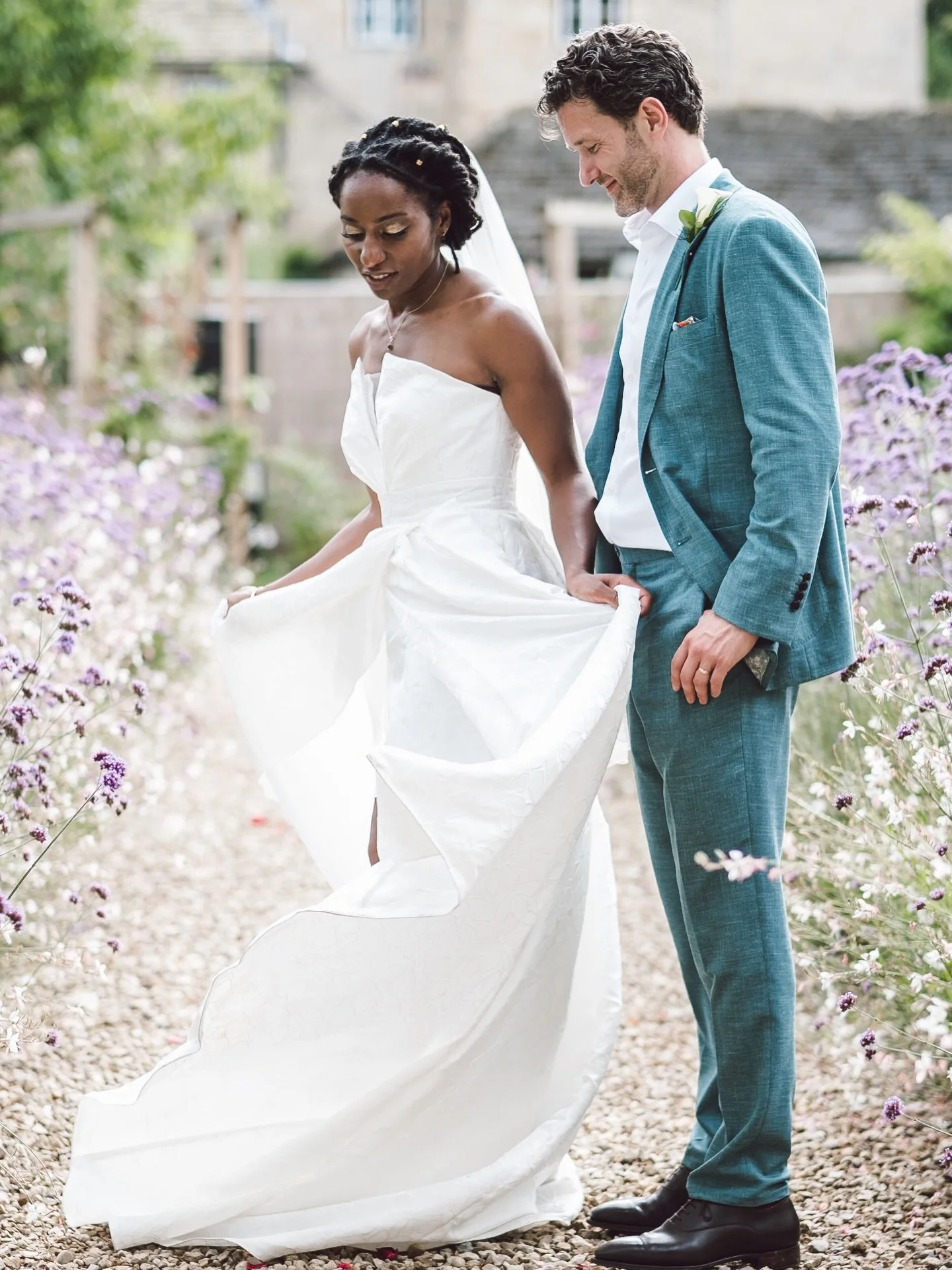 Get the right wedding at @themedleywalledgarden and you won&rsquo;t find a more perfect wedding venue. 
Aurora and Sam were married there last year and although it was a little damp to begin with when the rain past you have asked for a more perfect d