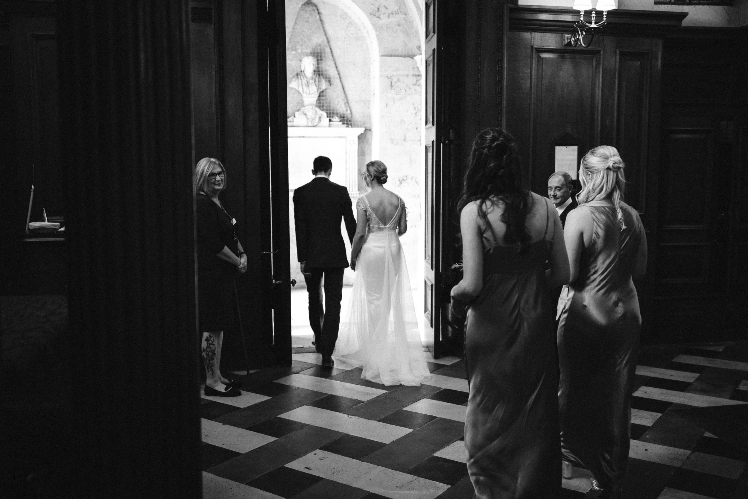 Queens college oxford wedding bw-13.jpg