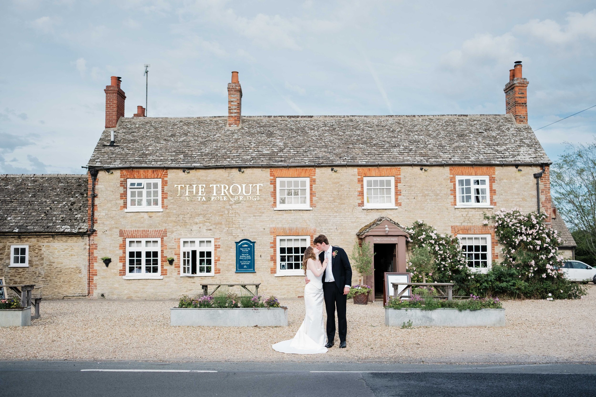 The trout at tadpole bridge wedding-44.jpg