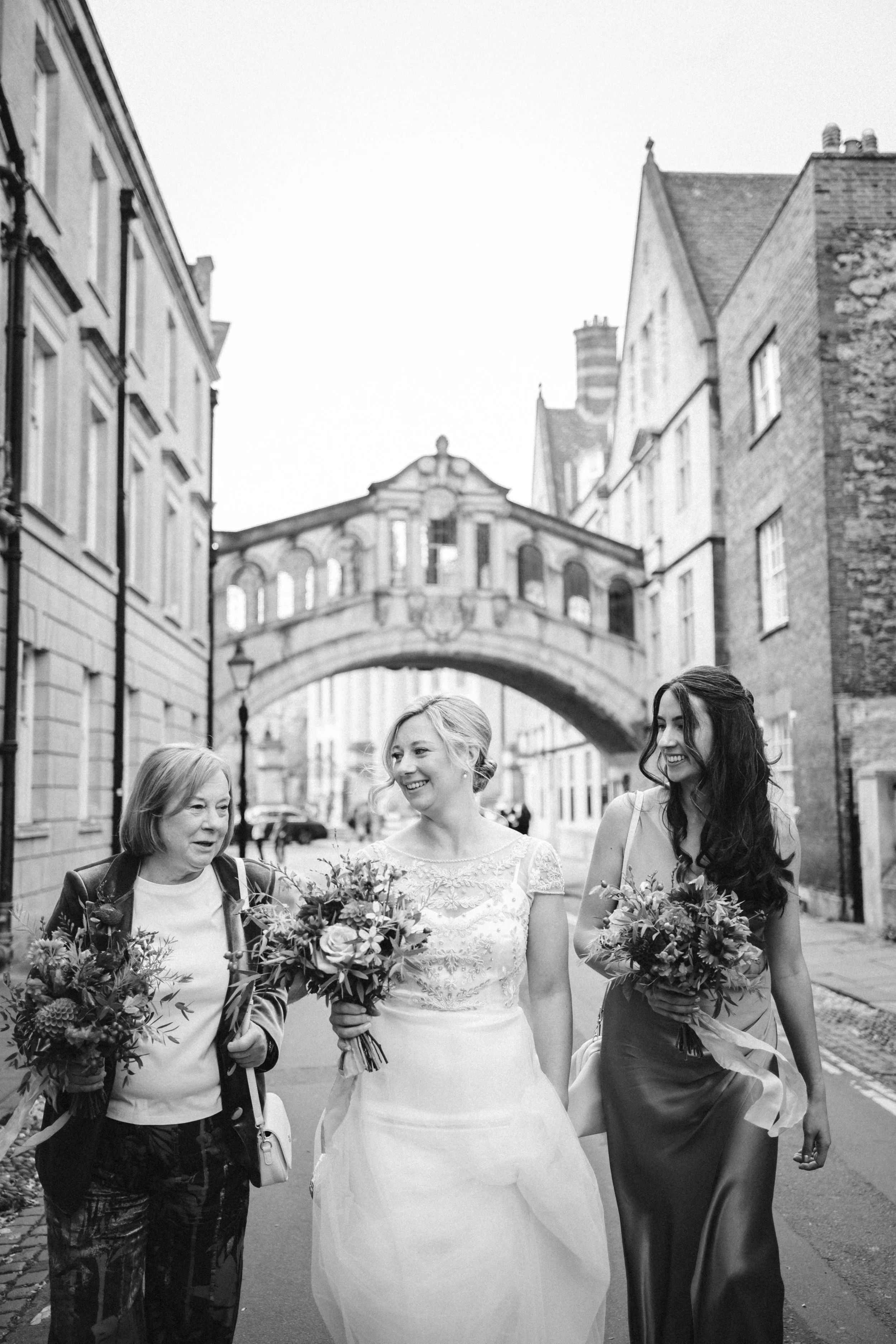 Queens college oxford wedding bw-2.jpg