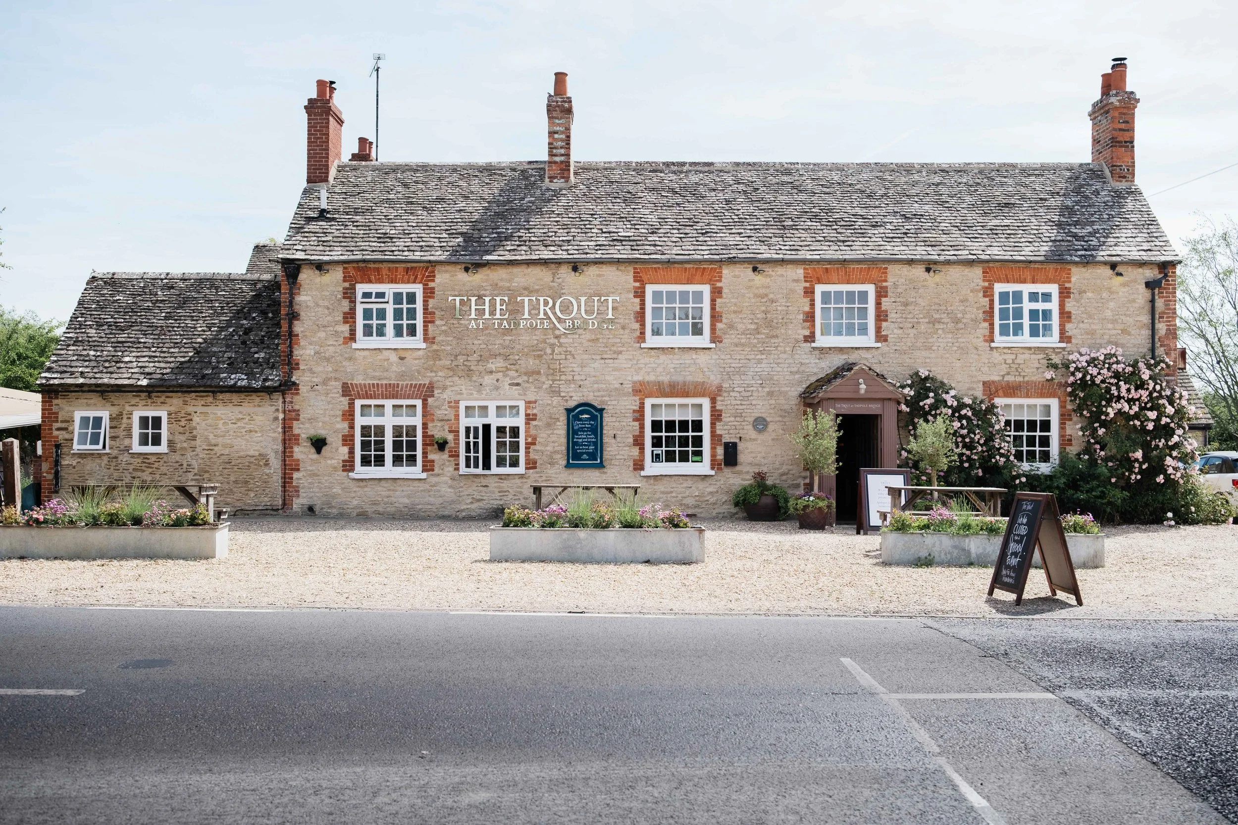 The trout at tadpole bridge wedding-1.jpg