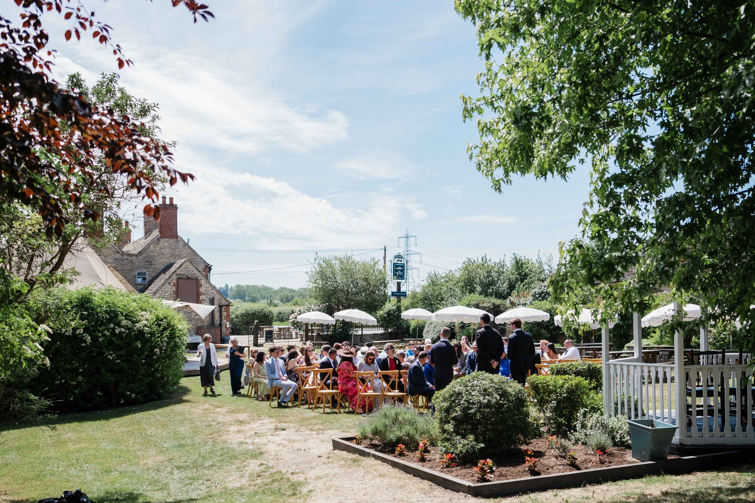 The trout at tadpole bridge wedding-13.jpg