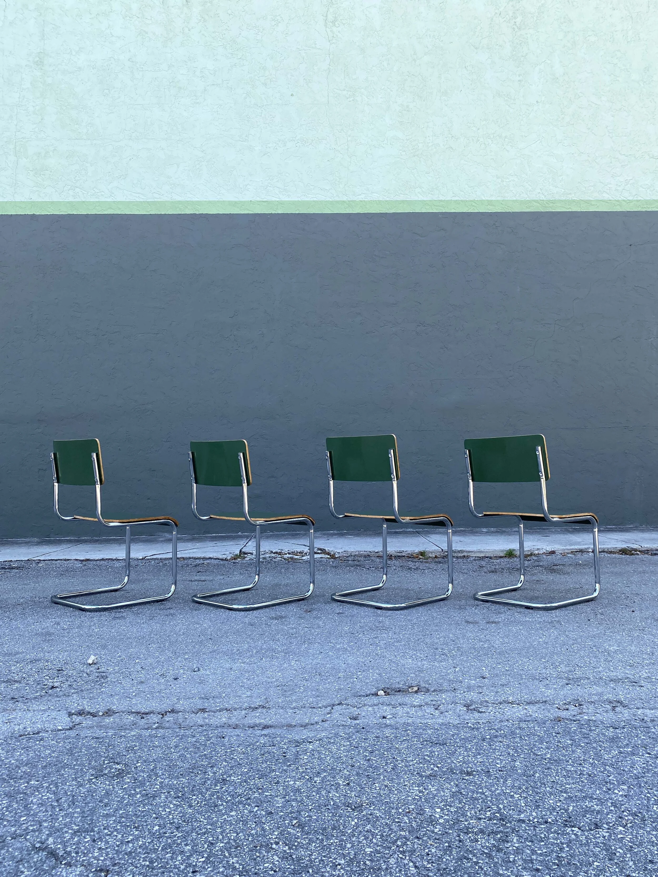 MID CENTURY GREEN BENT PLYWOOD ITALIAN CANTILEVER DINING CHAIRS