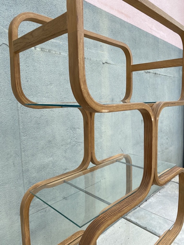 MID CENTURY BENTWOOD AND GLASS ETAGERE BY PLYCRAFT